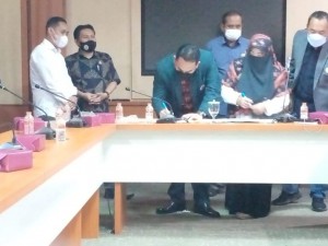 tanda tangan audiensi